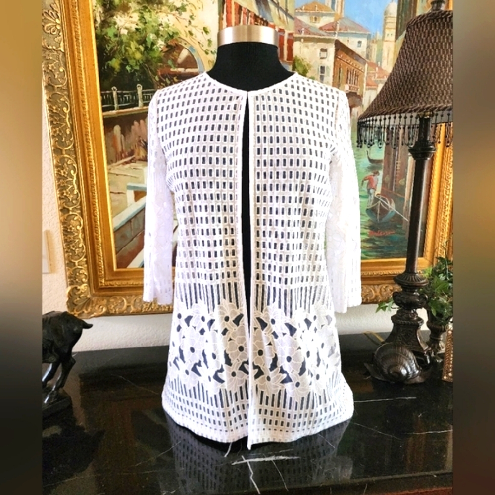 NWT- Chicos Travelers Floral Grid Jacket!!❄️🔥❄️